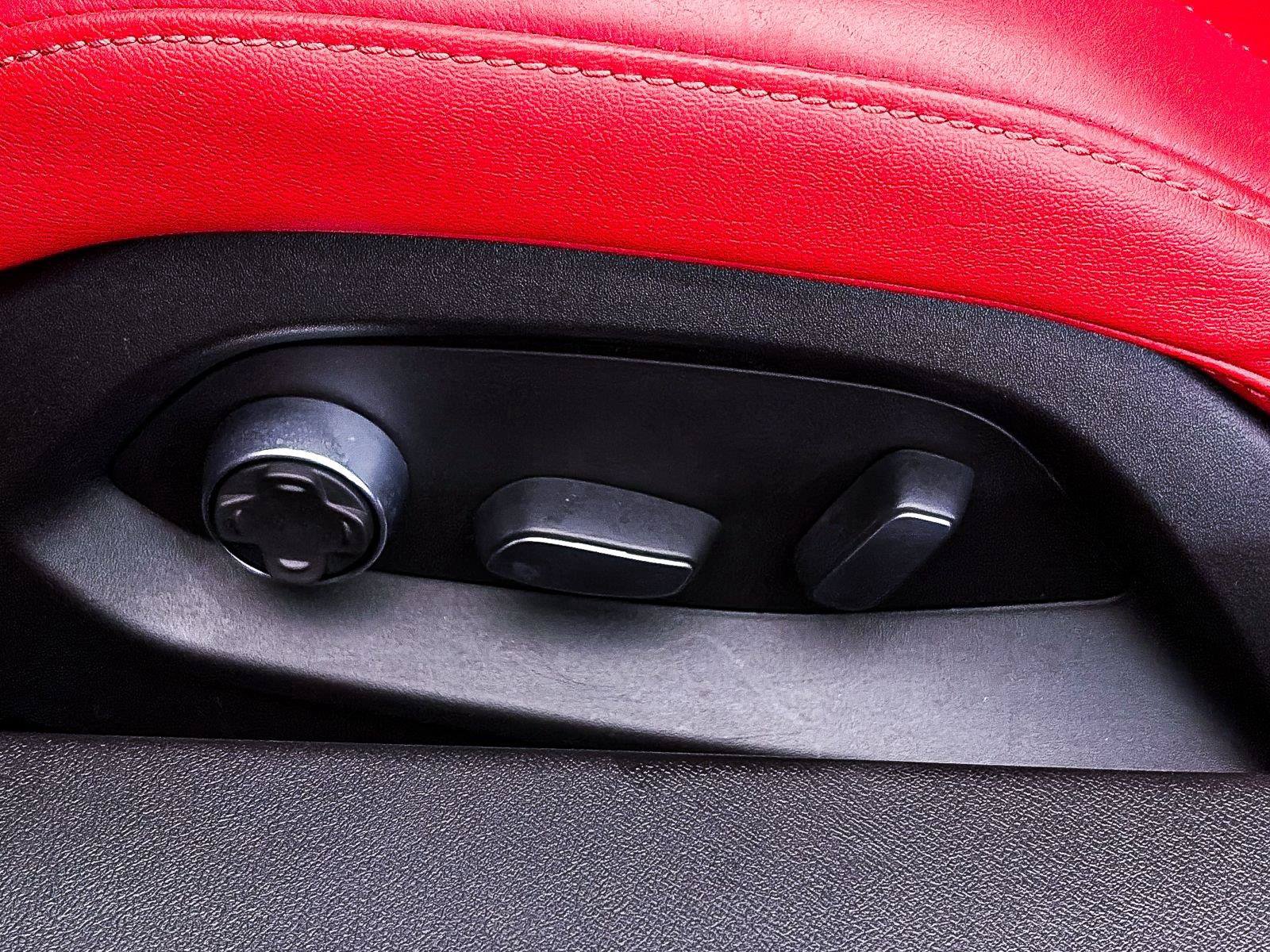 Used 2020 Chevrolet Corvette Stingray Preferred Cpe w/ 2LT Preferred Equipment Group RWD image 21