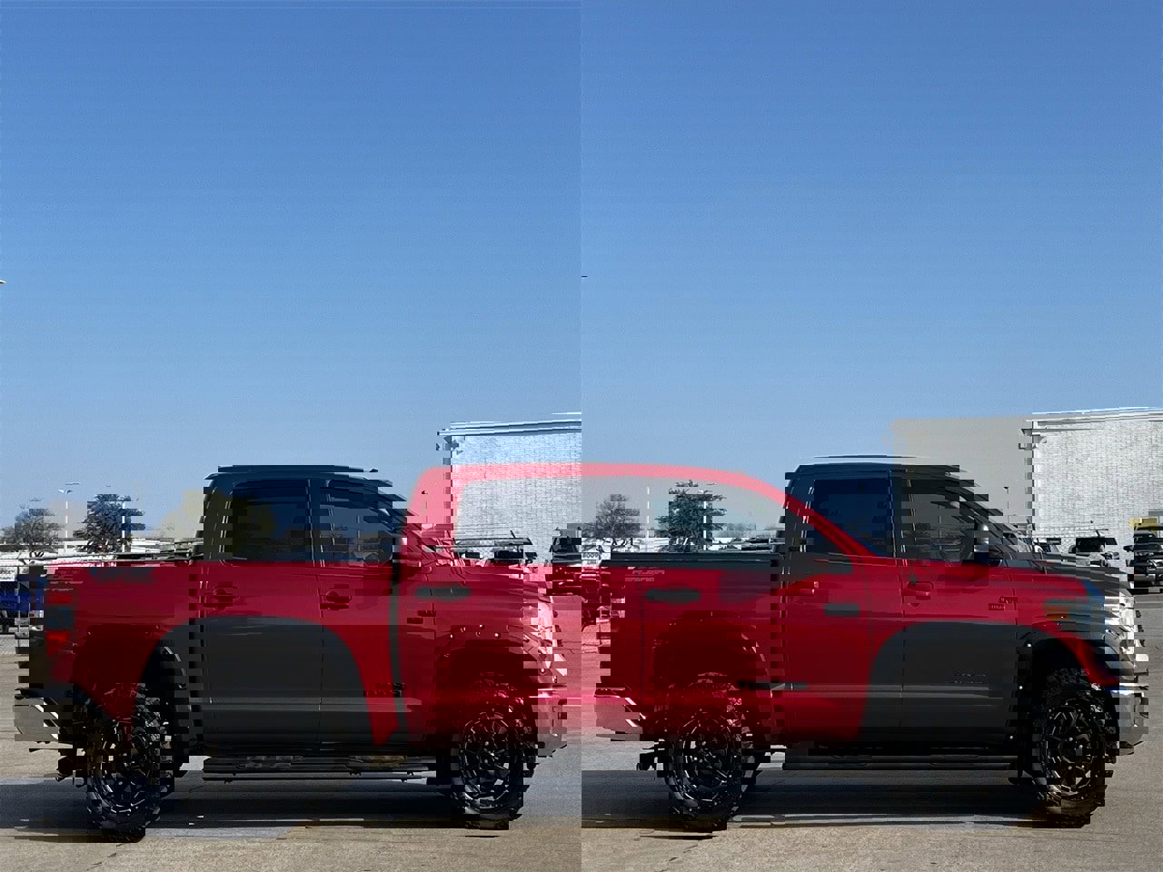 Used 2017 Toyota Tundra SR5 image 3