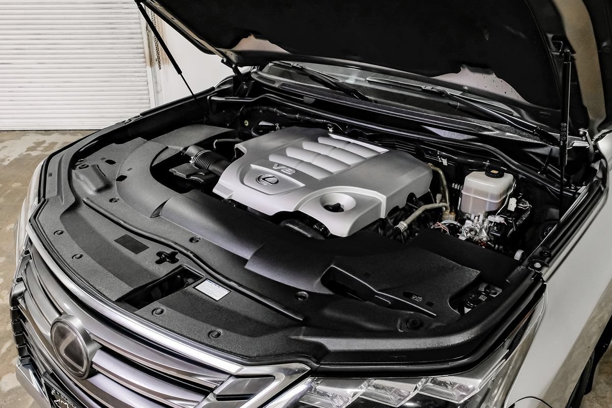 Used 2019 Lexus LX 570 4WD w/ Luxury Package image 42