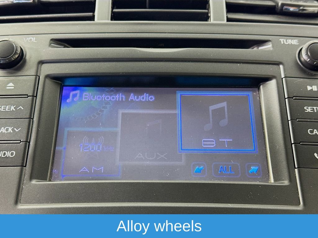 Used 2014 Toyota Prius V Two image 18