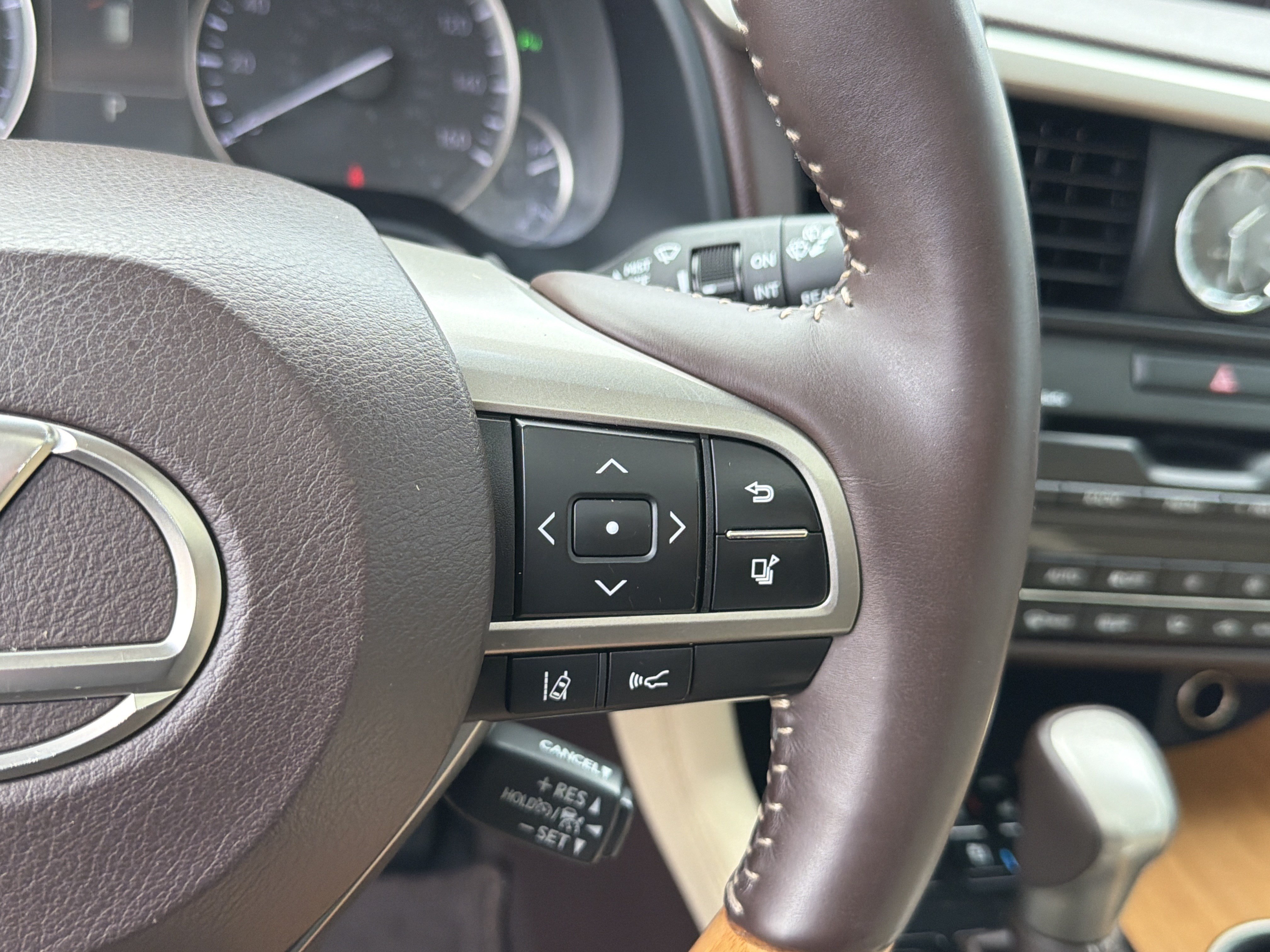 Used 2016 Lexus RX 350 AWD w/ Premium Package image 17