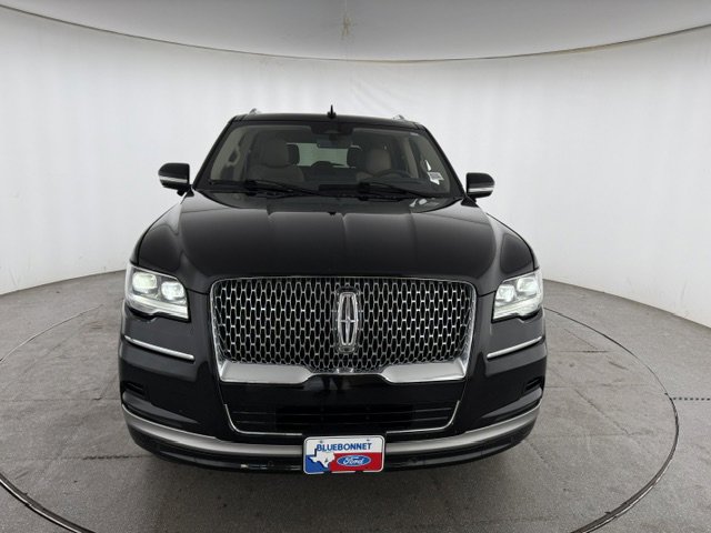 Used 2024 Lincoln Navigator Reserve AWD/4WD image 2