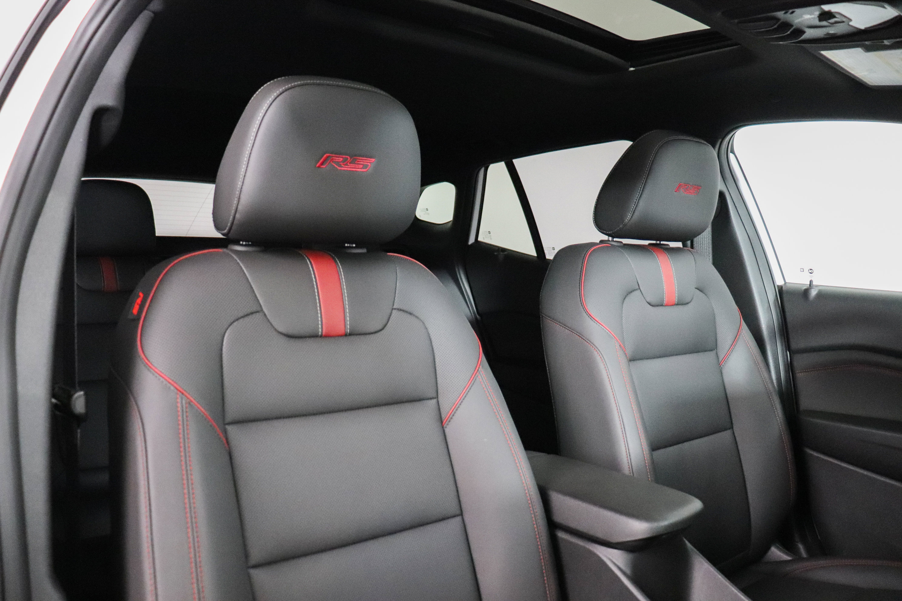 Used 2024 Chevrolet Trax RS w/ Sunroof Package image 16