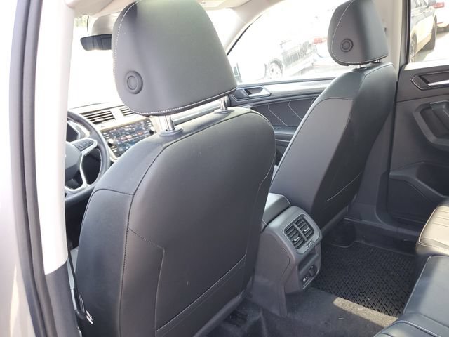 Certified 2024 Volkswagen Tiguan SE w/ Panoramic Sunroof Package AWD/4WD image 14
