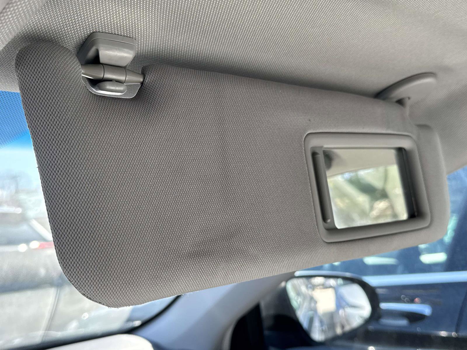 Used 2014 Toyota Camry LE image 28