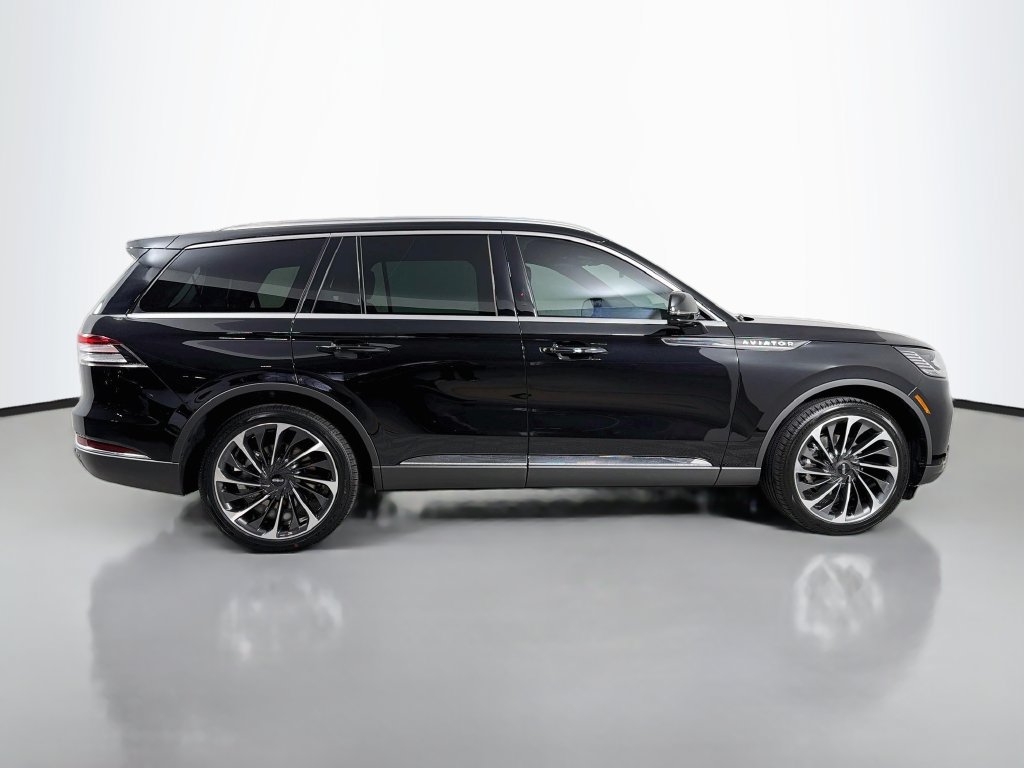 New 2026 Lincoln Aviator Reserve w/ Illumination Package RWD image 4