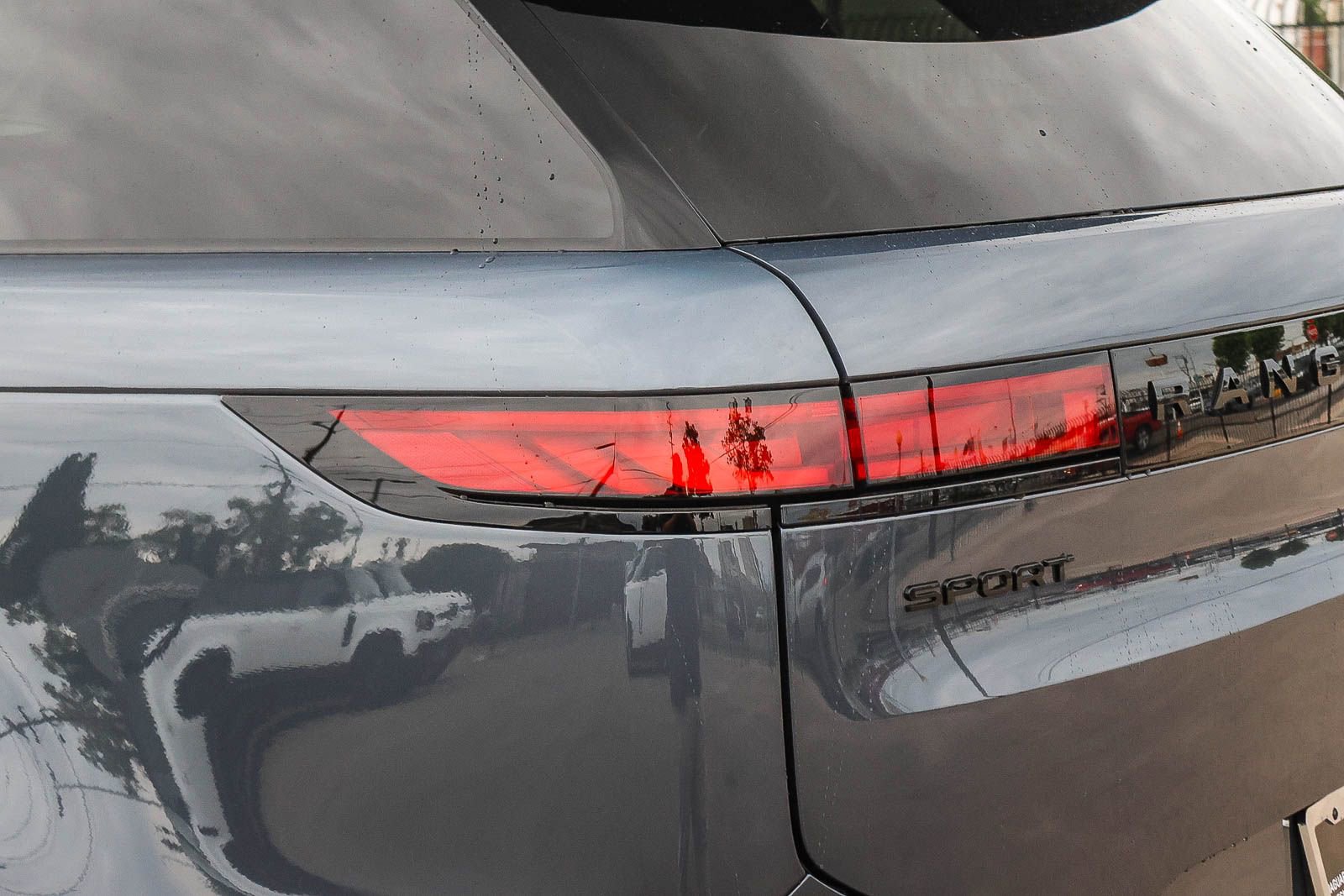 New 2026 Land Rover Range Rover Sport Dynamic SE AWD/4WD image 11