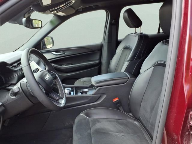 Used 2024 Jeep Grand Cherokee Altitude AWD/4WD image 11