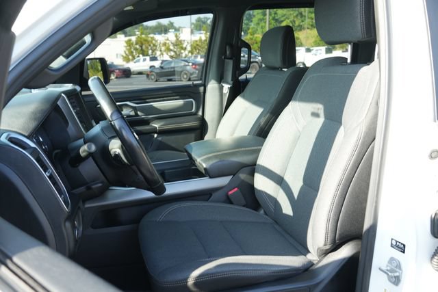 Used 2021 RAM 1500 4x4 Crew Cab image 23