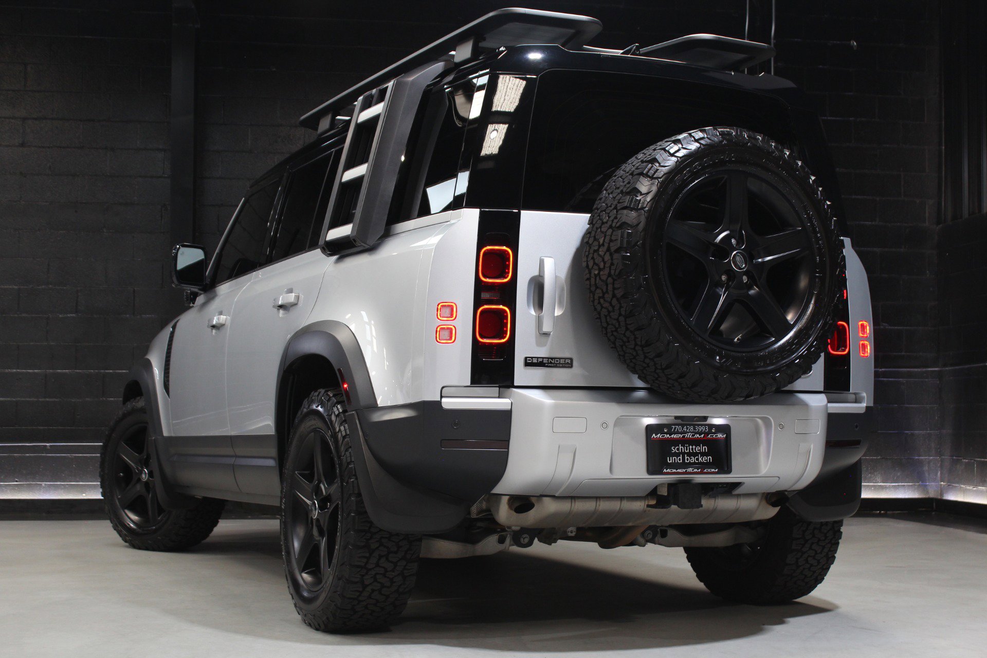 Used 2020 Land Rover Defender 110 First Edition AWD/4WD image 11