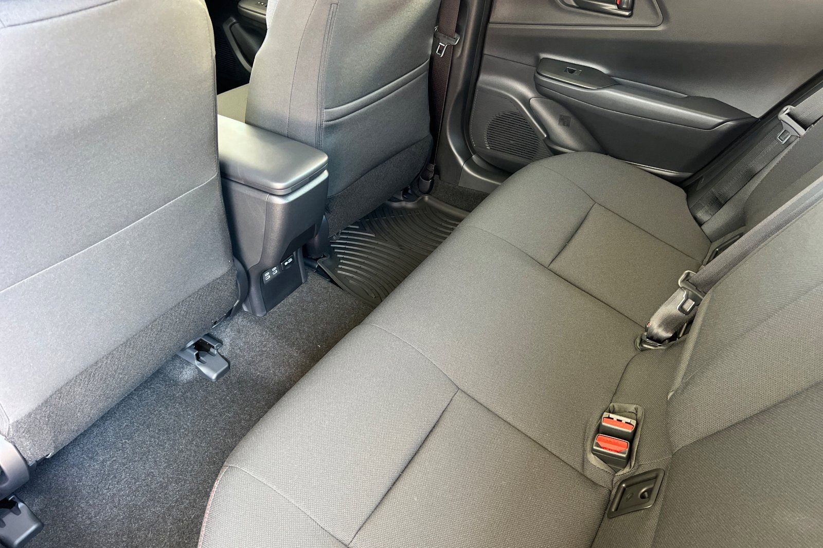 New 2026 Toyota Prius Plug-In Hybrid FWD image 13