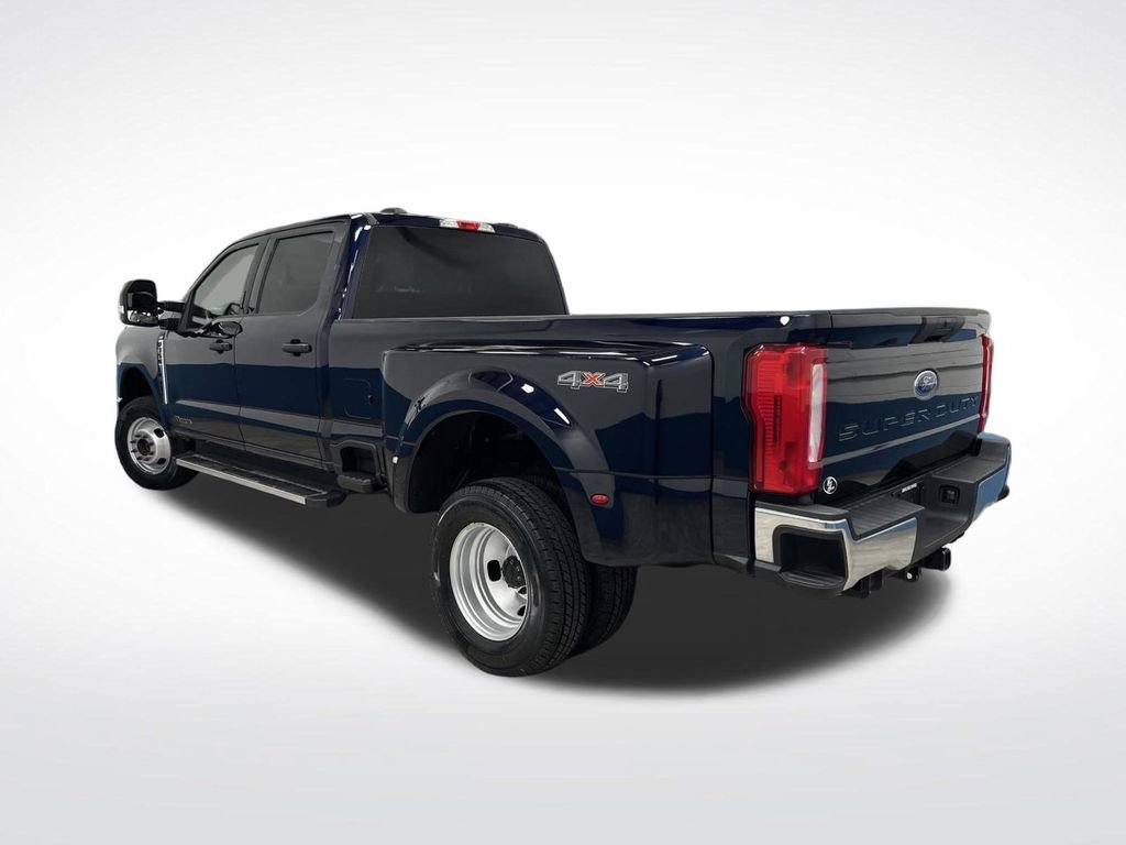 Used 2023 Ford F350 XLT image 3