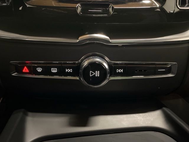 Used 2025 Volvo XC60 B5 Core image 51