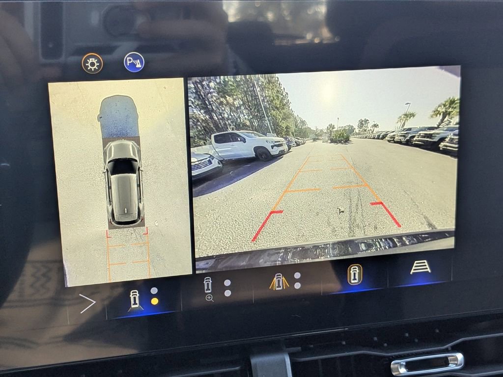 New 2025 Chevrolet Equinox ACTIV w/ Safety and Technology Package image 22