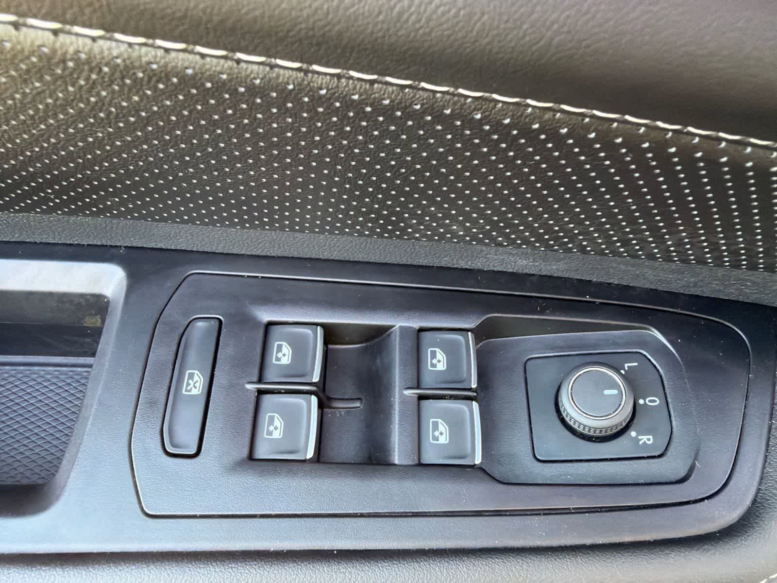 Used 2025 Volkswagen Atlas SEL AWD/4WD image 24