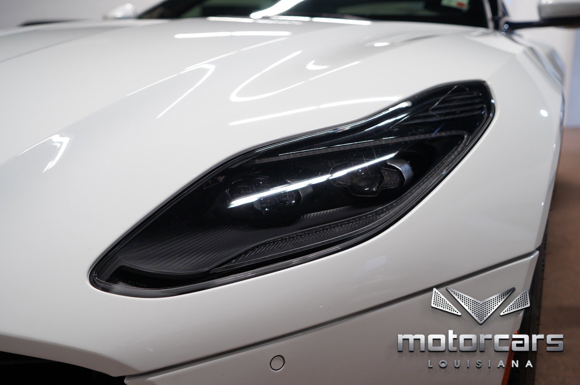 Used 2018 Aston Martin DB11 Coupe image 12