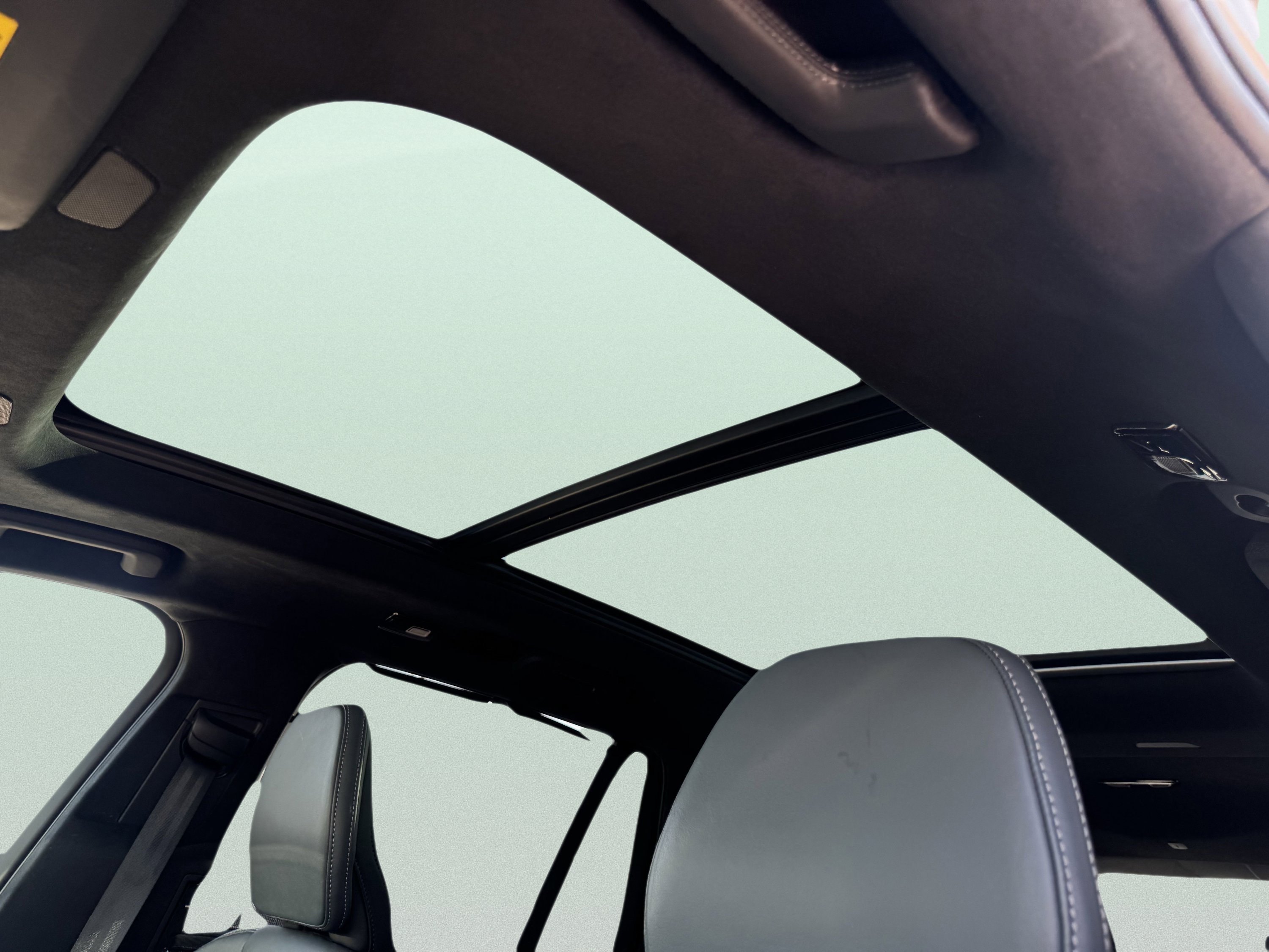 Used 2024 Volvo XC90 T8 Ultimate w/ Lounge Package image 25