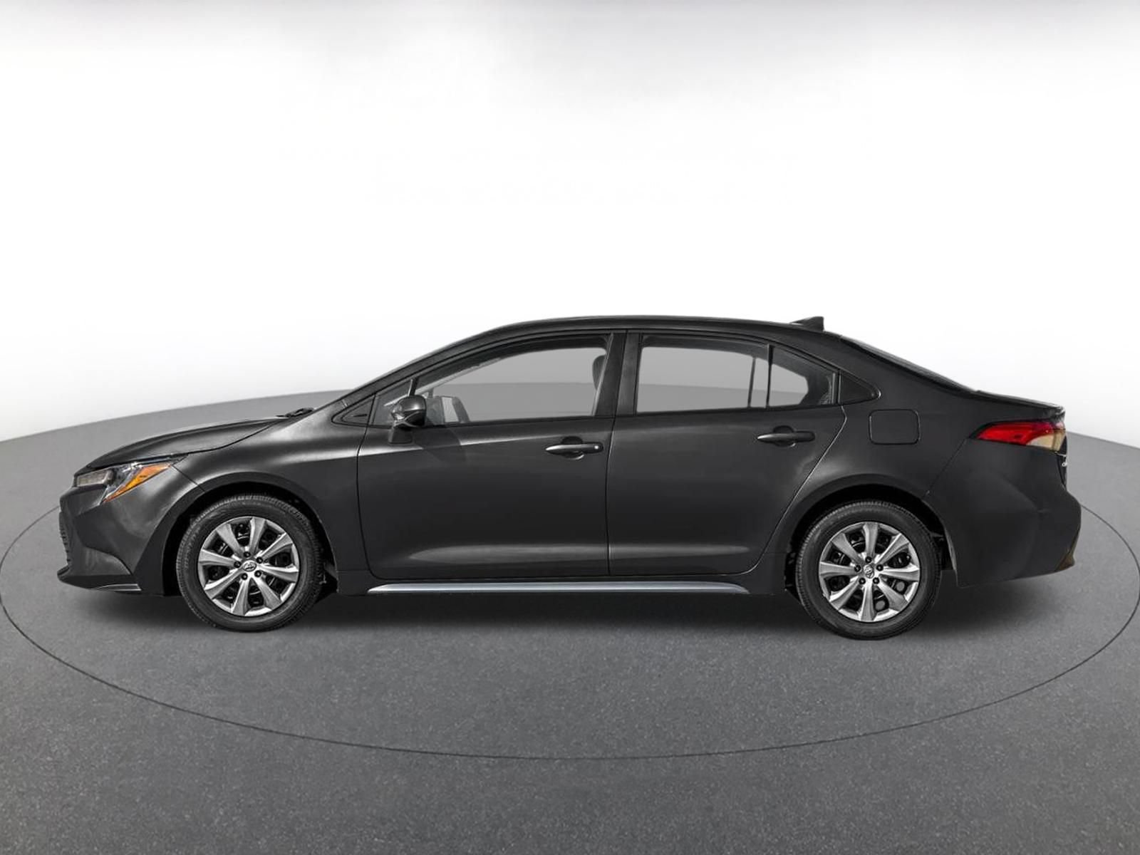 Used 2025 Toyota Corolla LE FWD image 3