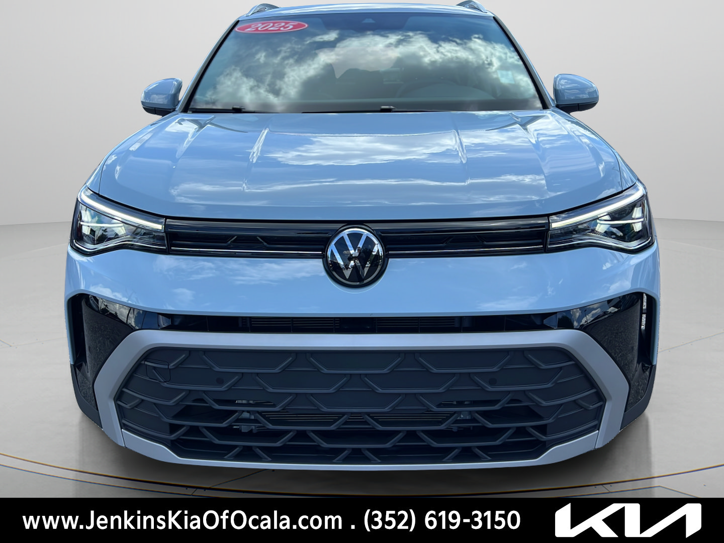 Used 2025 Volkswagen Taos SE FWD image 8