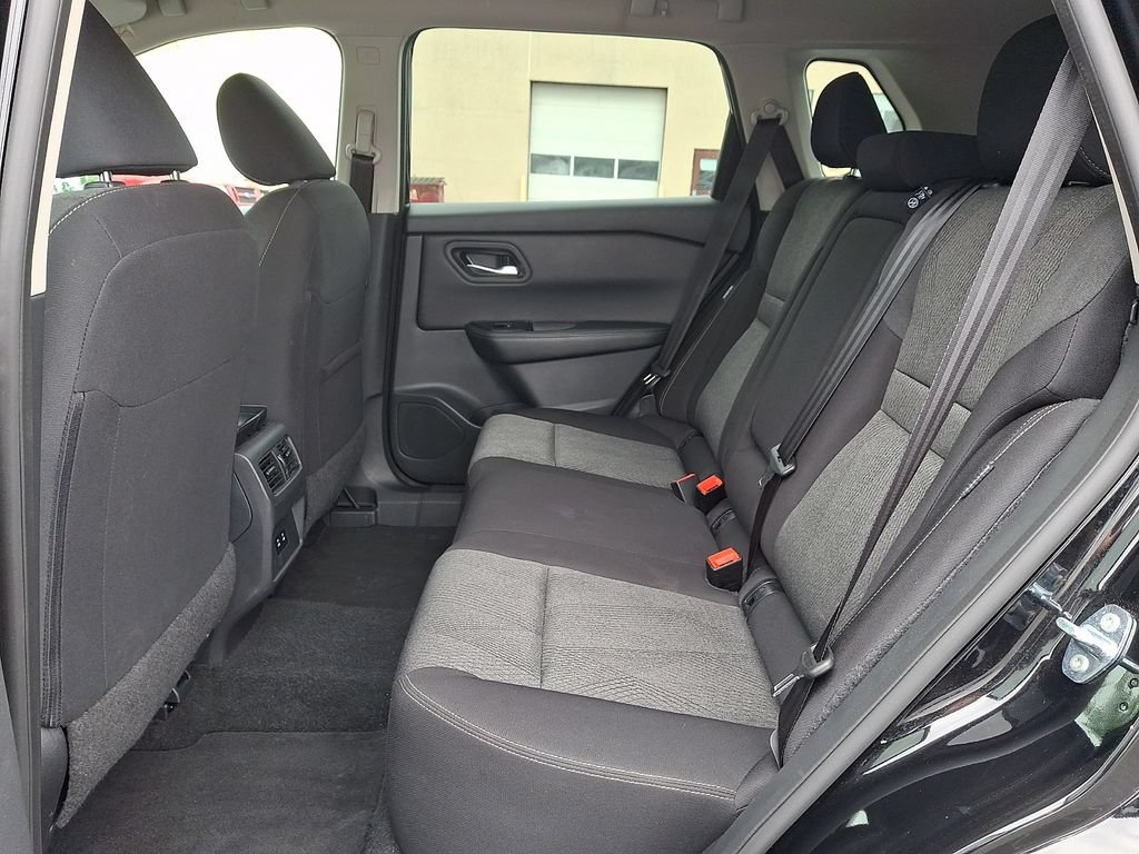 Used 2025 Nissan Rogue SV AWD/4WD image 10