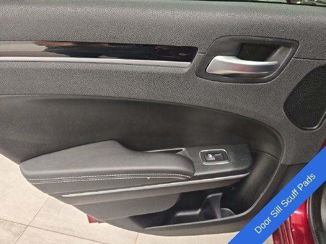 Used 2023 Chrysler 300 S w/ Comfort Group RWD image 19