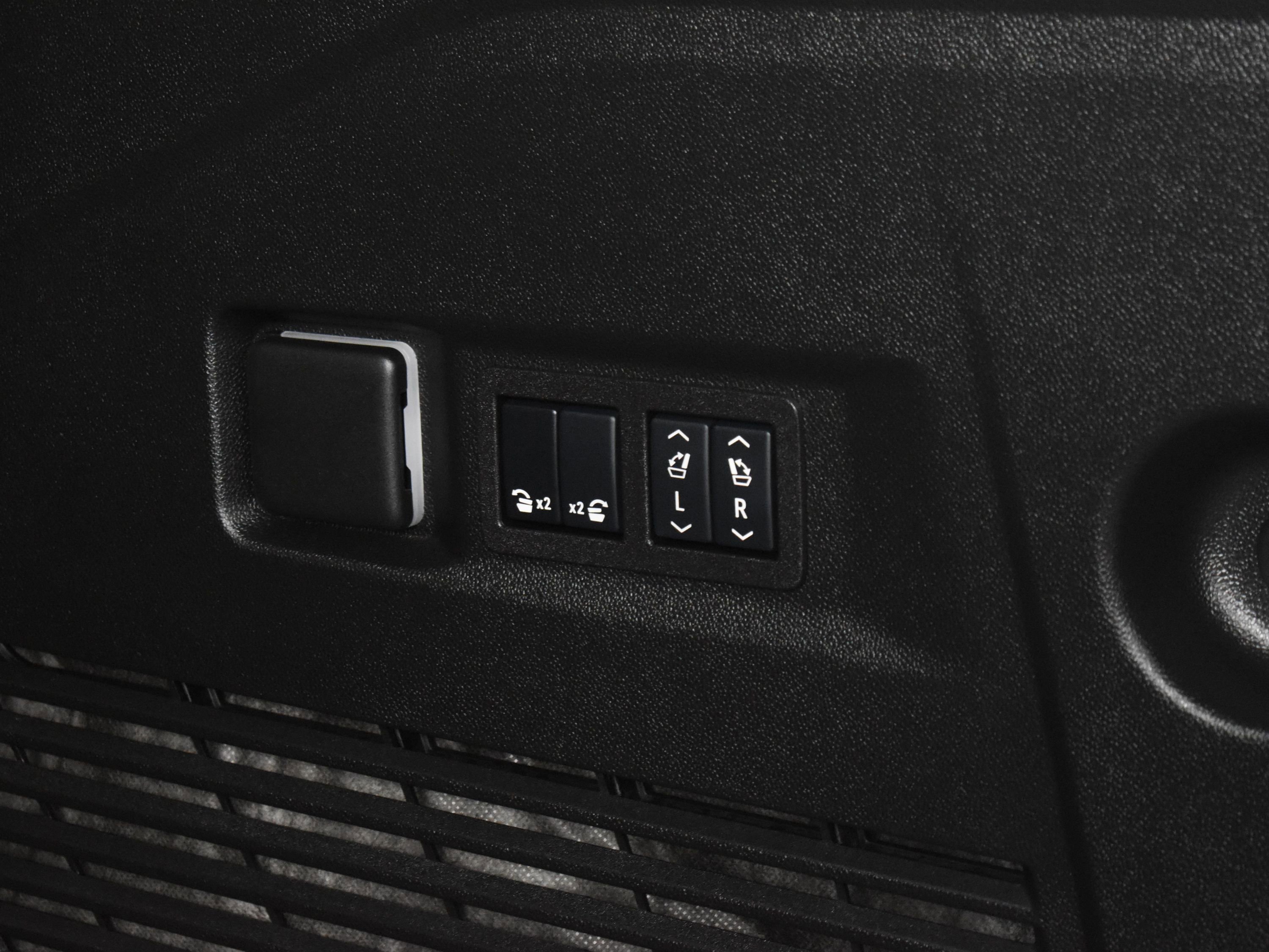 Used 2025 Chevrolet Tahoe RST w/ RST Capability Package image 17