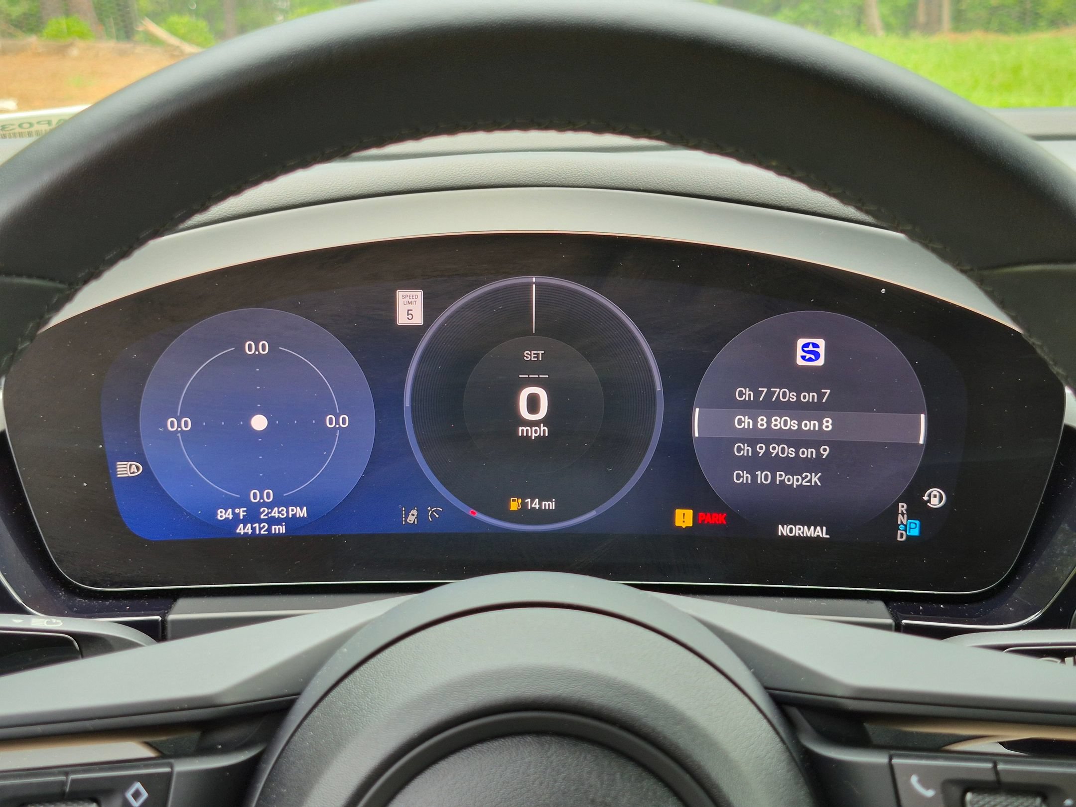 Certified 2025 Porsche Macan Electric RWD image 11