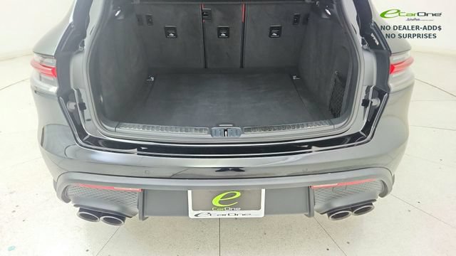 Used 2024 Porsche Macan AWD/4WD image 14