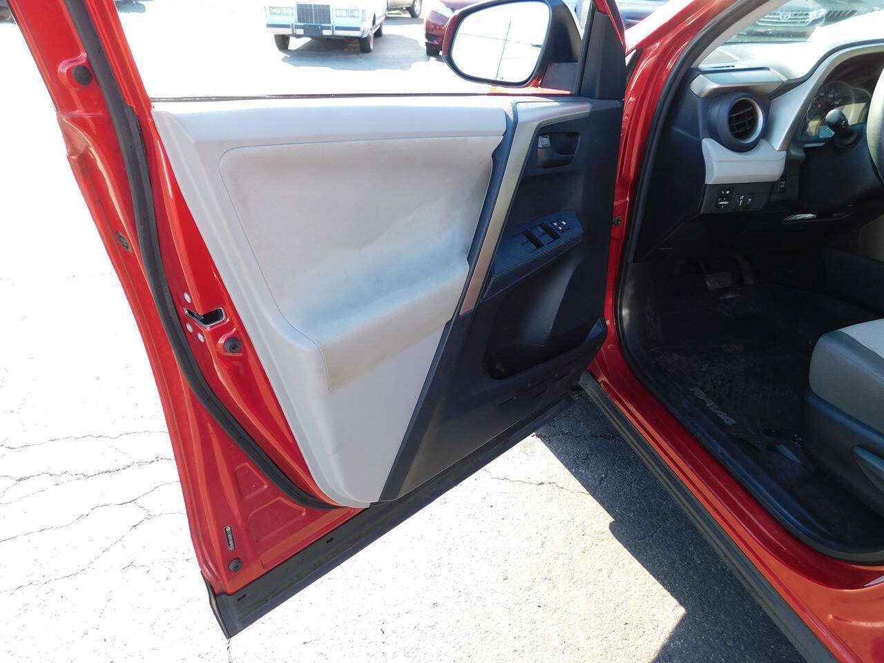 Used 2013 Toyota RAV4 LE AWD/4WD image 37