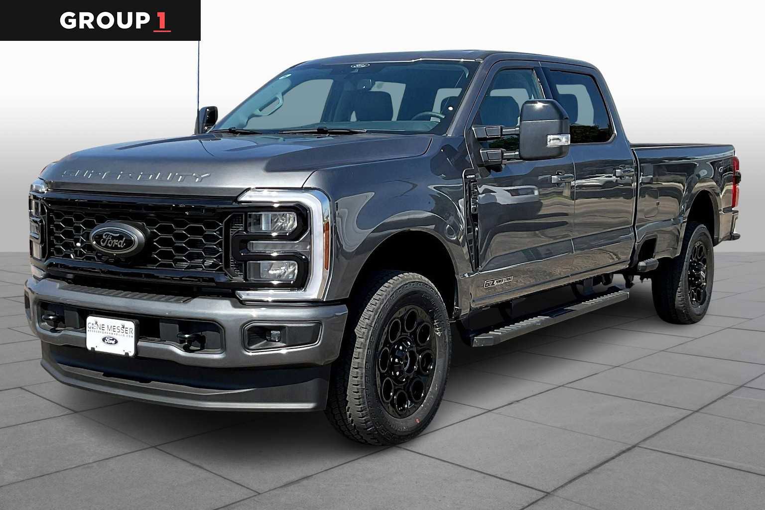 New 2026 Ford F350 Lariat w/ Black Appearance Package
