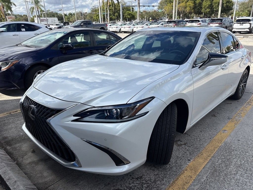 Used 2025 Lexus ES 350 w/ Premium Package FWD image 4