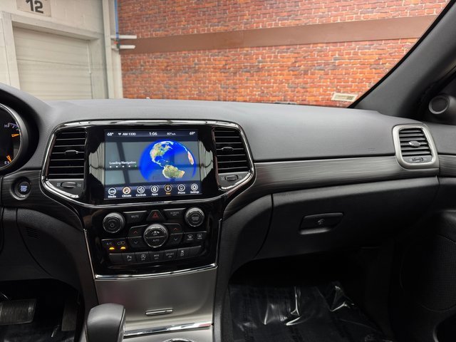 Used 2022 Jeep Grand Cherokee Laredo X image 18