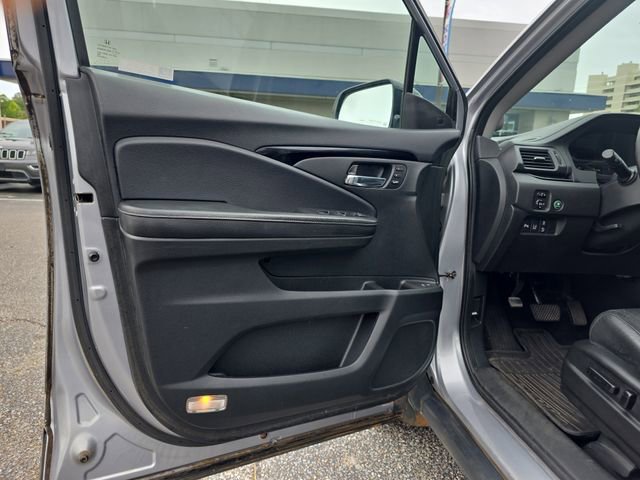 Used 2017 Honda Pilot Elite image 16