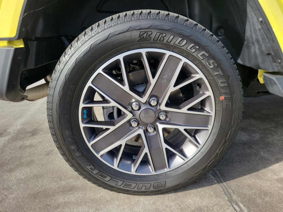 Used 2023 Jeep Wrangler Sahara w/ Cold Weather Group image 27