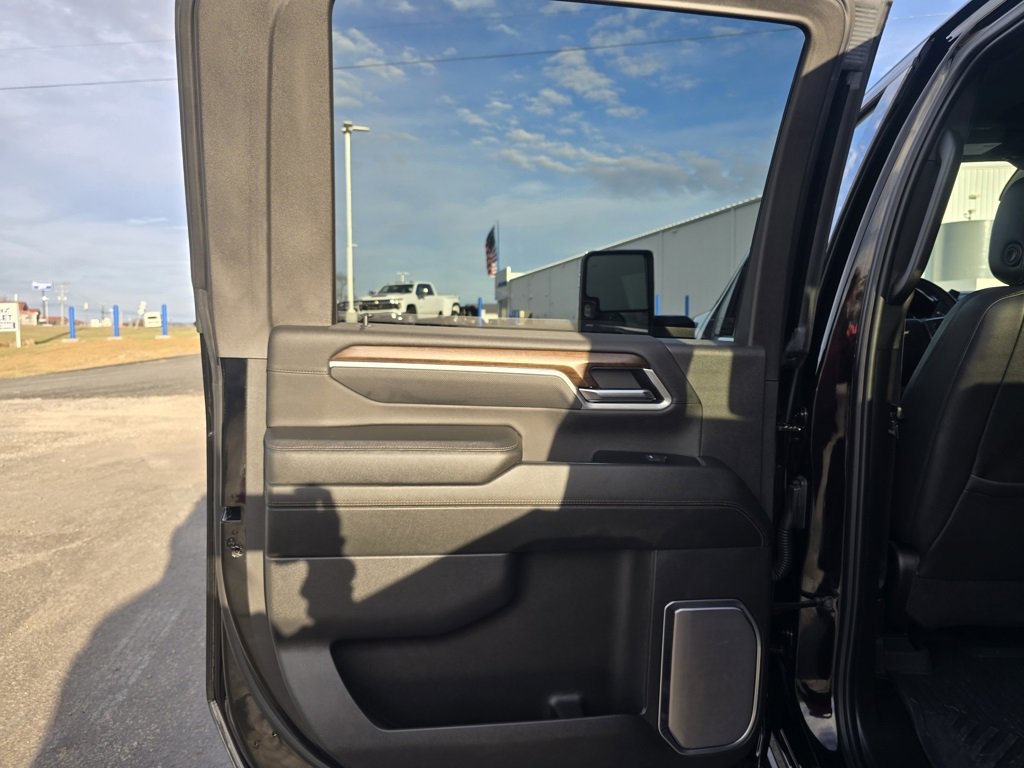 Used 2025 Chevrolet Silverado 2500 High Country w/ High Country Premium Package image 18