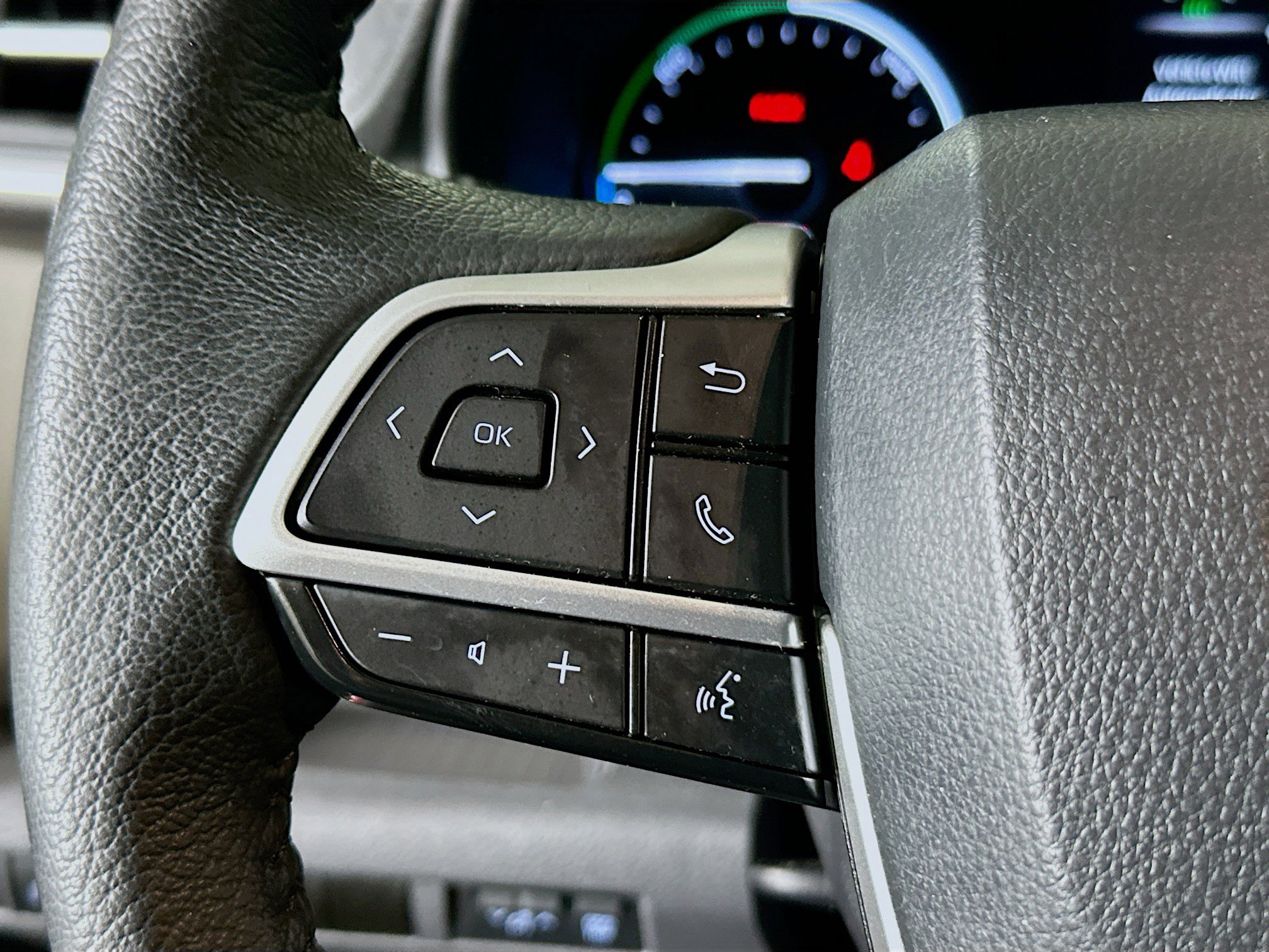 Used 2024 Toyota Sienna XLE FWD image 16