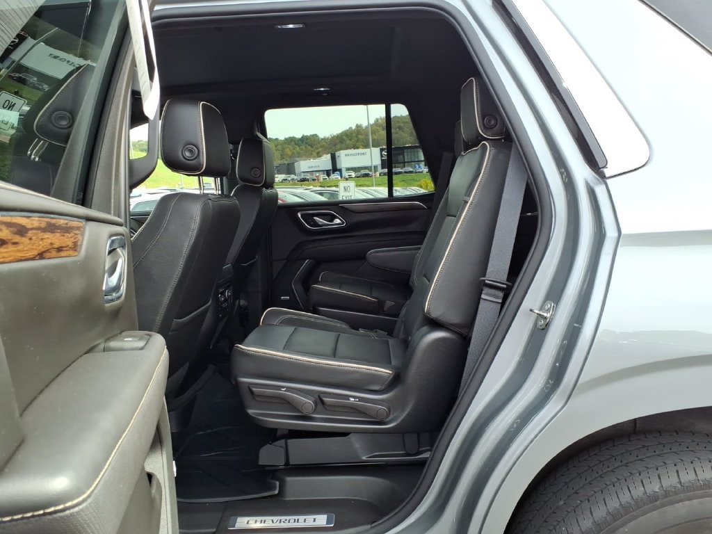 Used 2023 Chevrolet Tahoe Premier AWD/4WD image 15