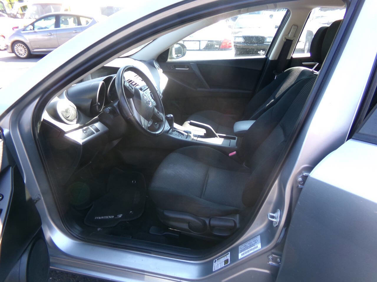 Used 2013 MAZDA MAZDA3 i Touring image 10