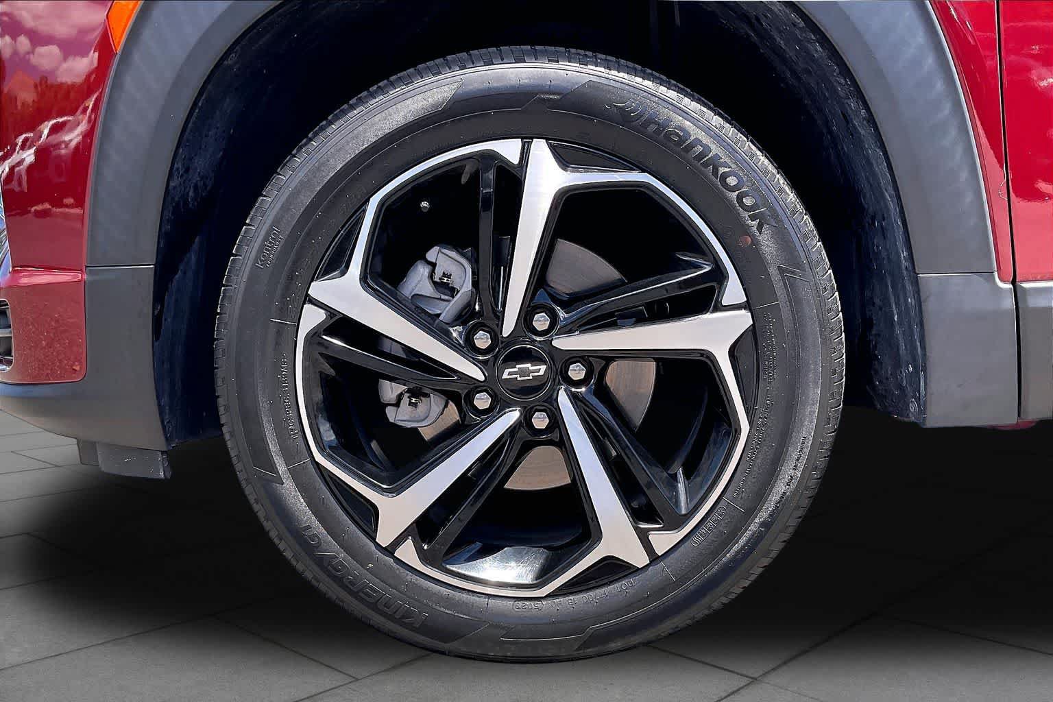 Used 2023 Chevrolet TrailBlazer RS w/ Convenience Package AWD/4WD image 18