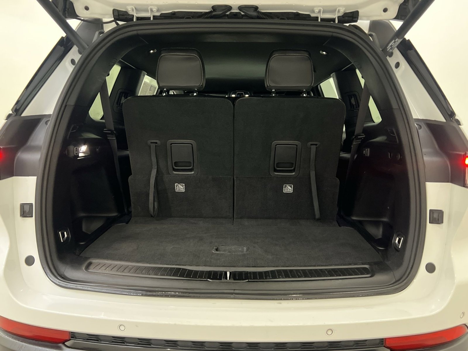 Used 2024 Jeep Grand Cherokee L Laredo image 25