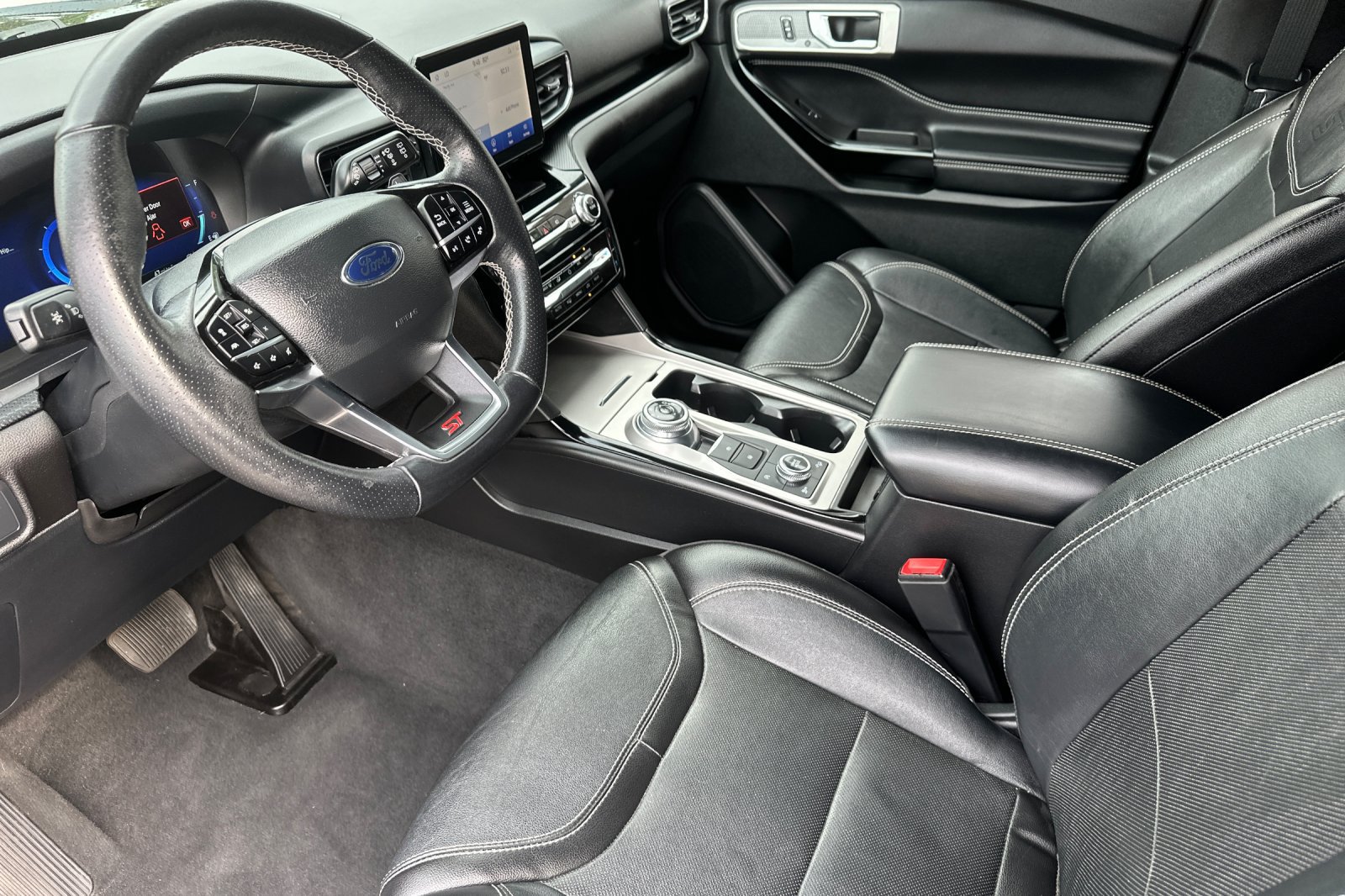 Used 2022 Ford Explorer ST w/ Equipment Group 401A AWD/4WD image 10