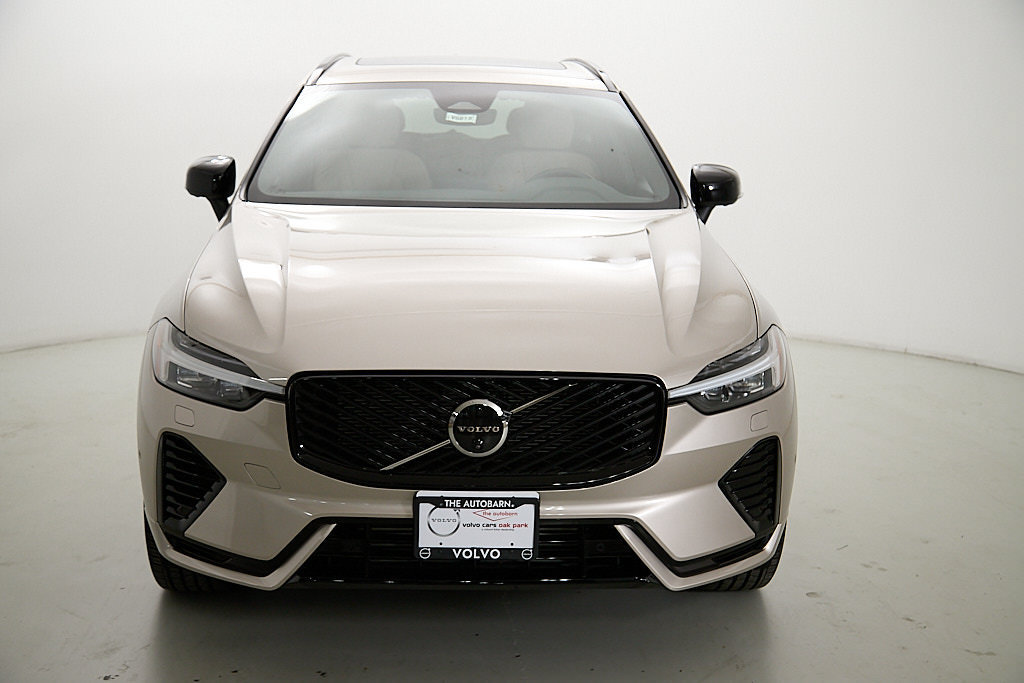 New 2026 Volvo XC60 T8 Plus w/ Protection Package Premier AWD/4WD image 4
