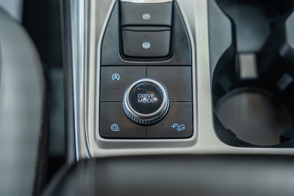 Certified 2021 Ford Explorer XLT w/ Equipment Group 202A image 27