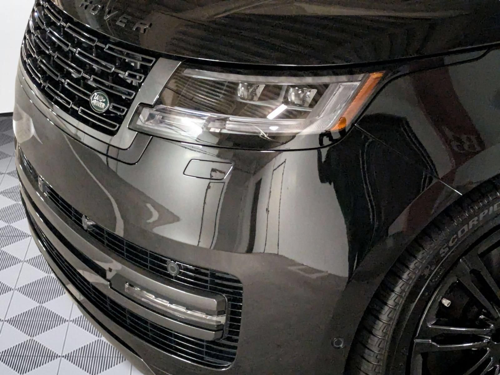New 2026 Land Rover Range Rover Long Wheelbase SE AWD/4WD image 10