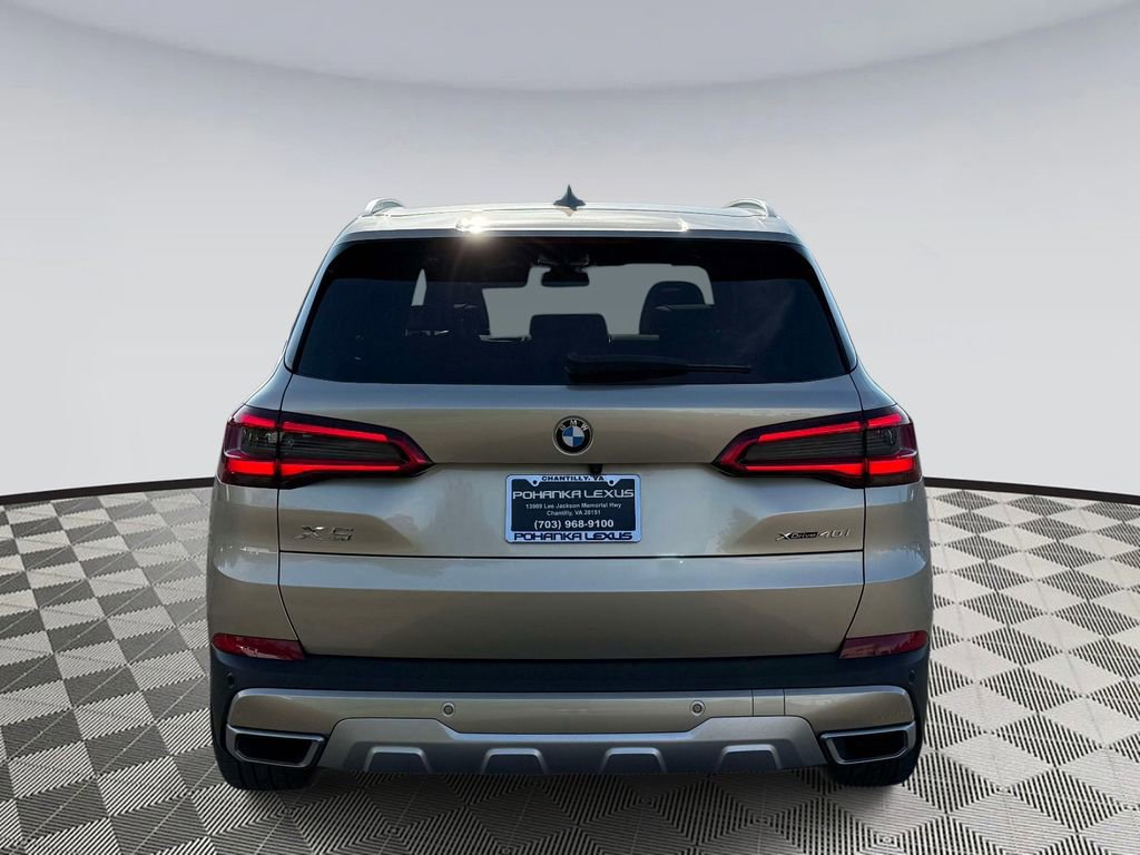 Used 2019 BMW X5 xDrive40i w/ Luxury Seating Package AWD/4WD image 3