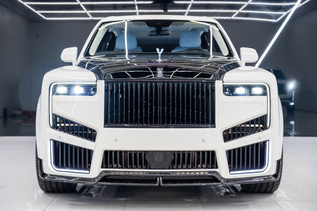 Used 2026 Rolls-Royce Cullinan AWD/4WD image 2