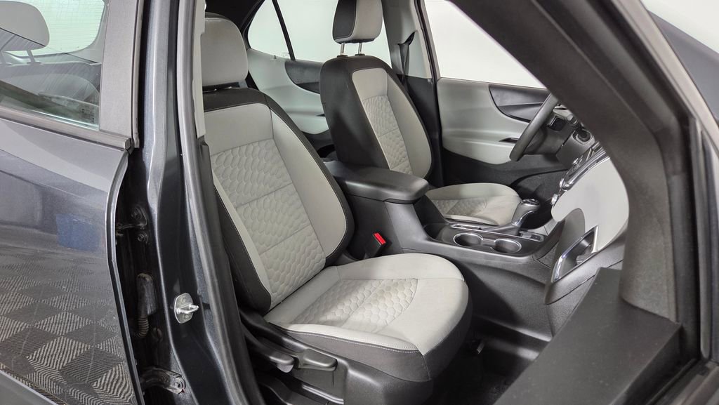 Used 2020 Chevrolet Equinox LS AWD/4WD image 34