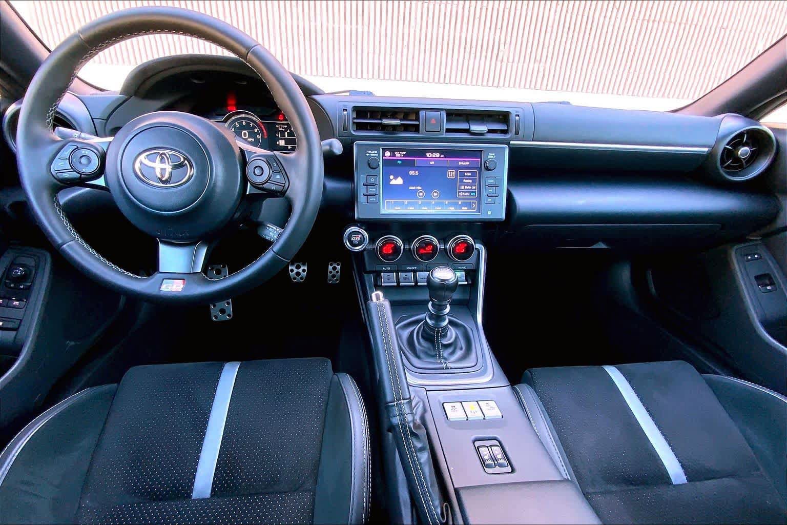 Used 2024 Toyota GR86 Premium RWD image 16