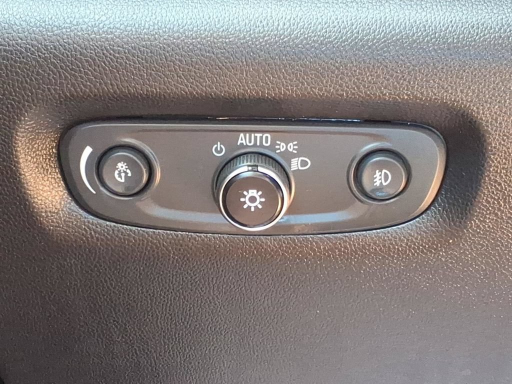 Used 2019 Chevrolet Traverse LT FWD image 15