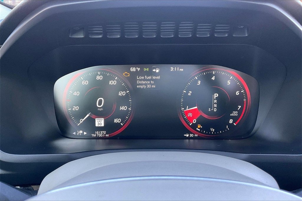 Used 2017 Volvo XC90 T6 Momentum w/ Vision Package image 12